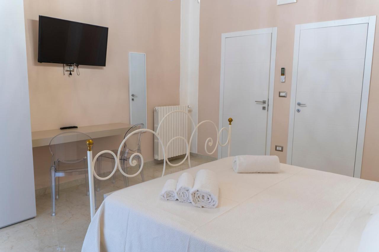 Hotel A Casa Dei Miei San Pietro Vernotico Zewnętrze zdjęcie