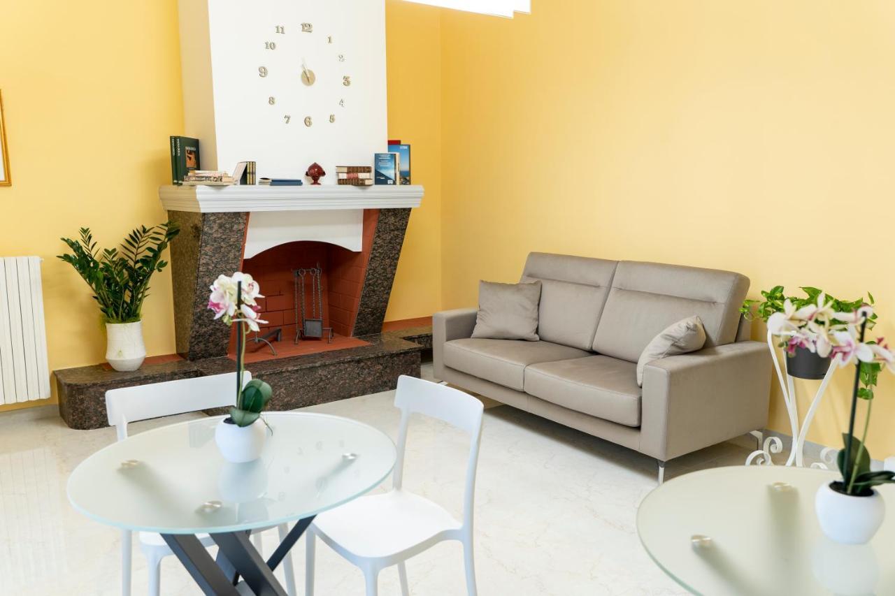 Hotel A Casa Dei Miei San Pietro Vernotico Zewnętrze zdjęcie
